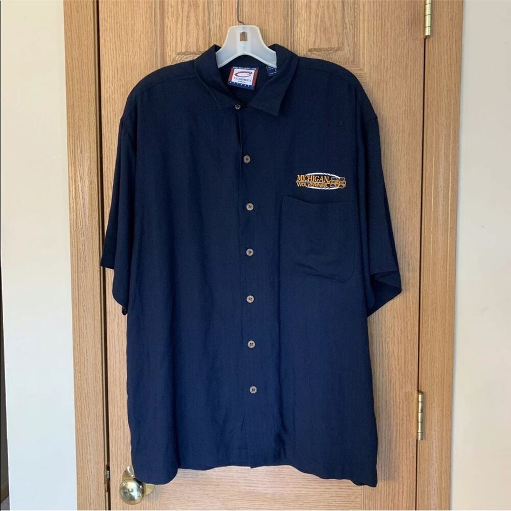 Men's Michigan Wolverines Button-Front Shirt NCAA L Cadre Athletic Vintage